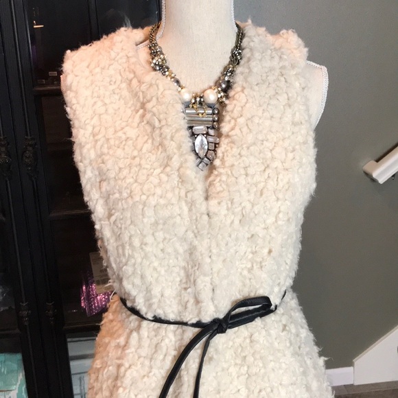 NWOT H&M Sherpa fuzzy cream vest with belt size Small - Picture 2 of 6